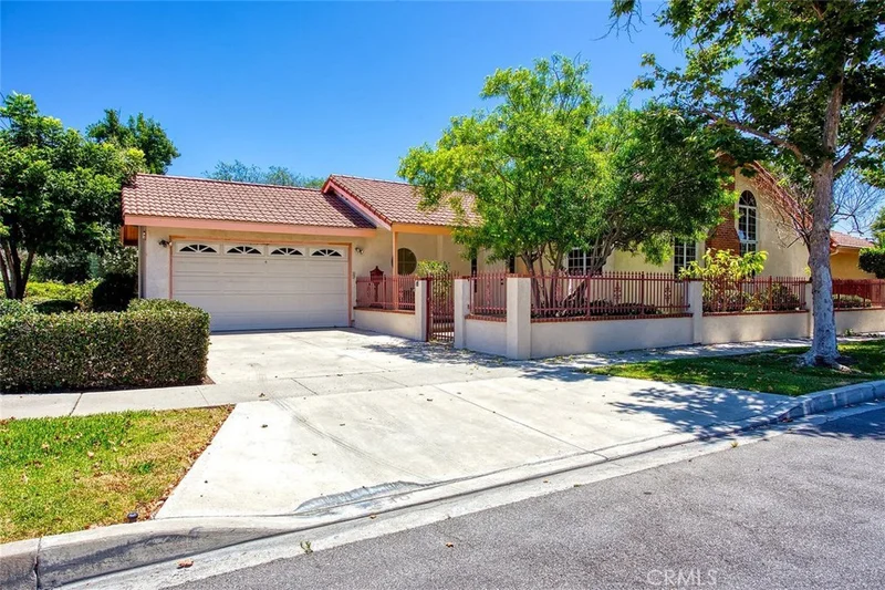 302 Santa Clara, Santa Ana, CA 92706