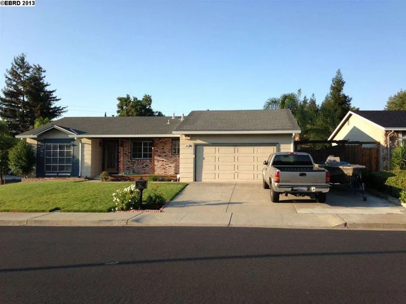 2311 Robles Dr, Antioch, CA 94509-5893