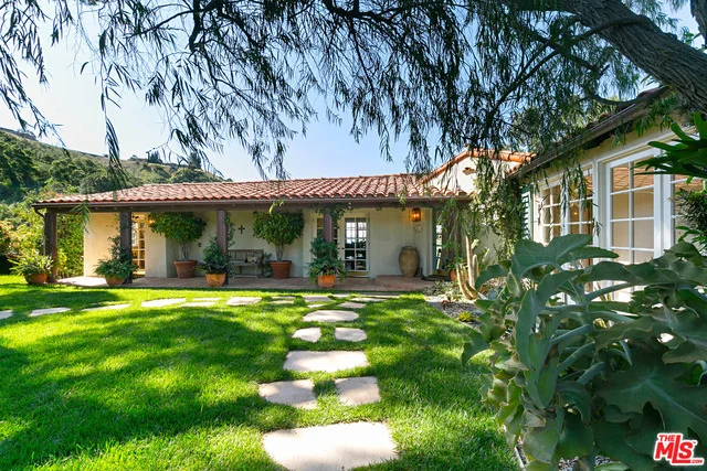 2531 Nichols Canyon, Los Angeles, CA 90046