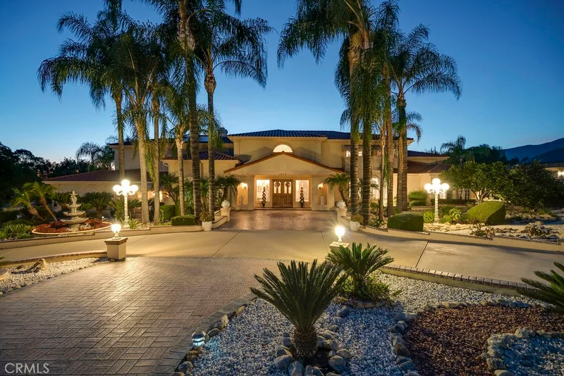 1049 Amarillo, Claremont, CA 91711