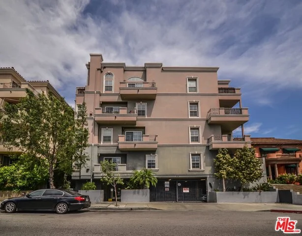 616 Wilton #403, Los Angeles, CA 90005