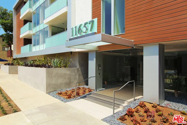 11657 Chenault #104, Los Angeles, CA 90049