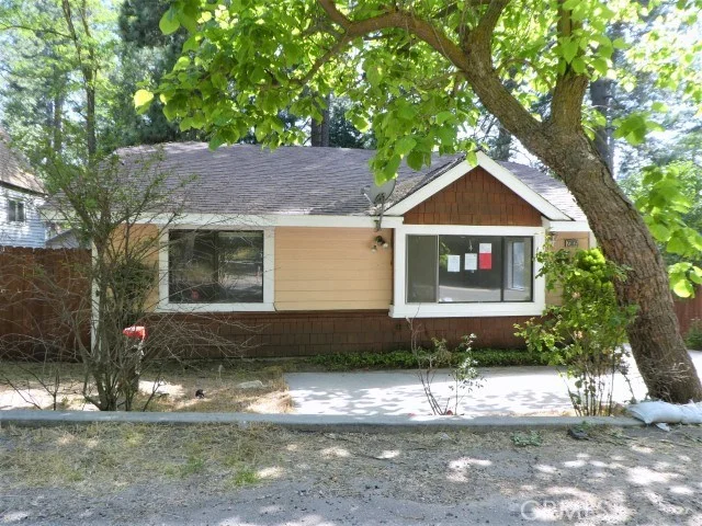 23035 Pine, Crestline, CA 92325