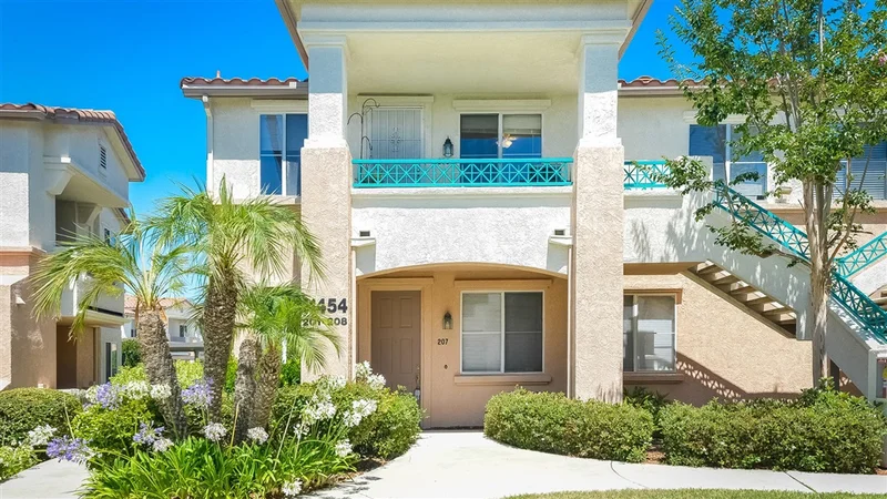 11454 Via Rancho San Diego #207, El Cajon, CA 92019