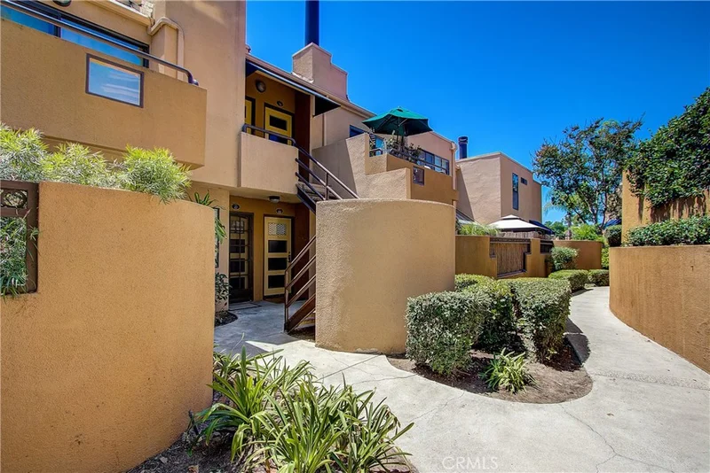 25671 Le Parc 69, Lake Forest, CA 92630