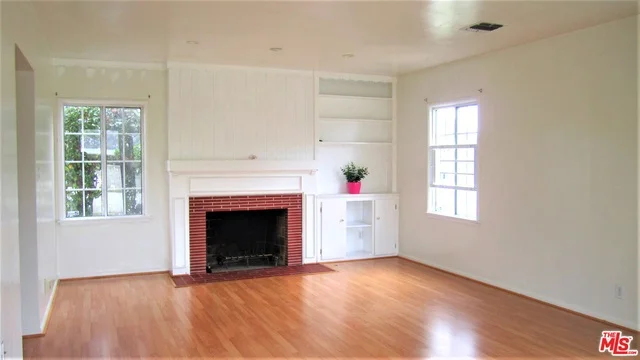 5509 Woodman, Sherman Oaks, CA 91401
