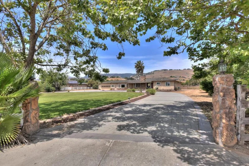 10500 Travis, Gilroy, CA 95020