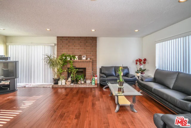 1856 Ayers, Burbank, CA 91501