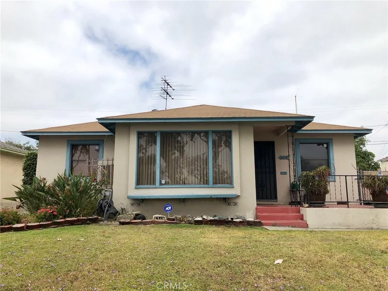6219 Del Amo Boulevard, Lakewood, CA 90713