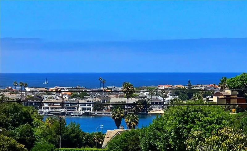428 Carnation #3, Corona Del Mar, CA 92625