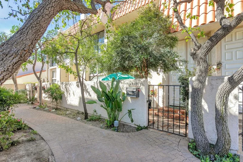 6238 Shoup #1/2, Woodland Hills, CA 91367