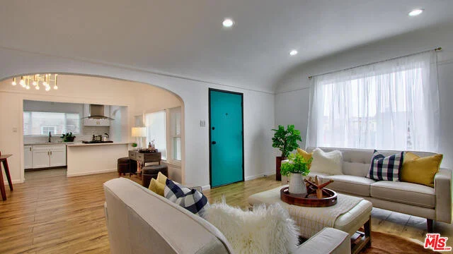 1851 81st, Los Angeles, CA 90047