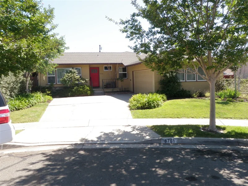 8761 Chantilly Ave., San Diego, CA 92123