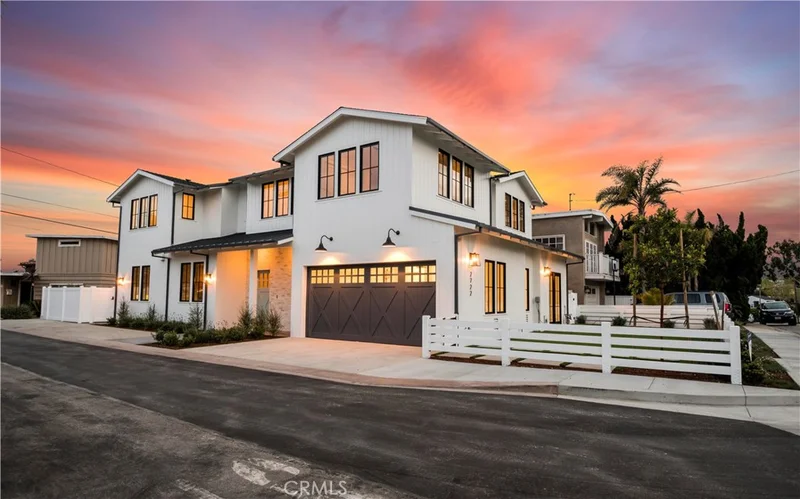 910 28th, Manhattan Beach, CA 90266