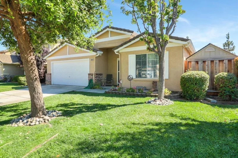 2560 Glenview Drive, Hollister, CA 95023