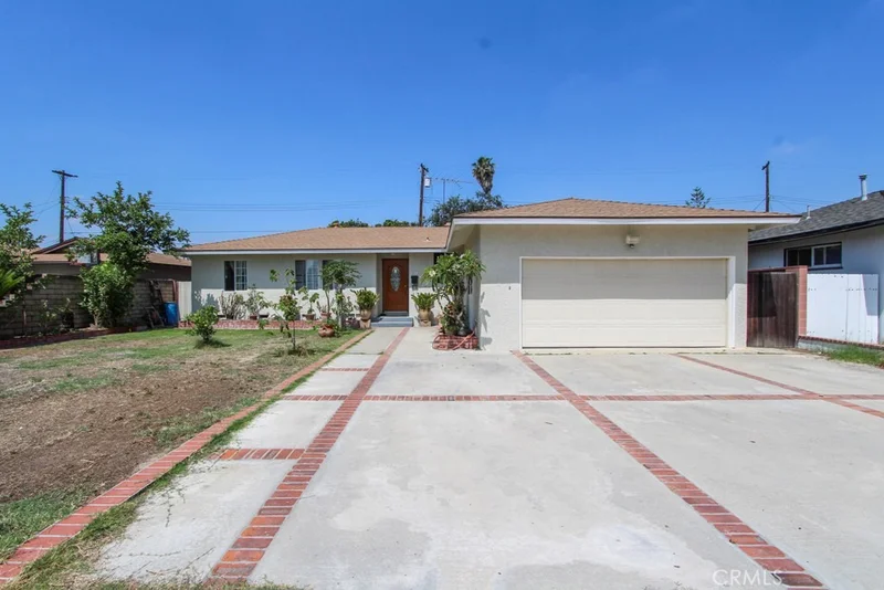 911 Chippewa, Anaheim, CA 92801