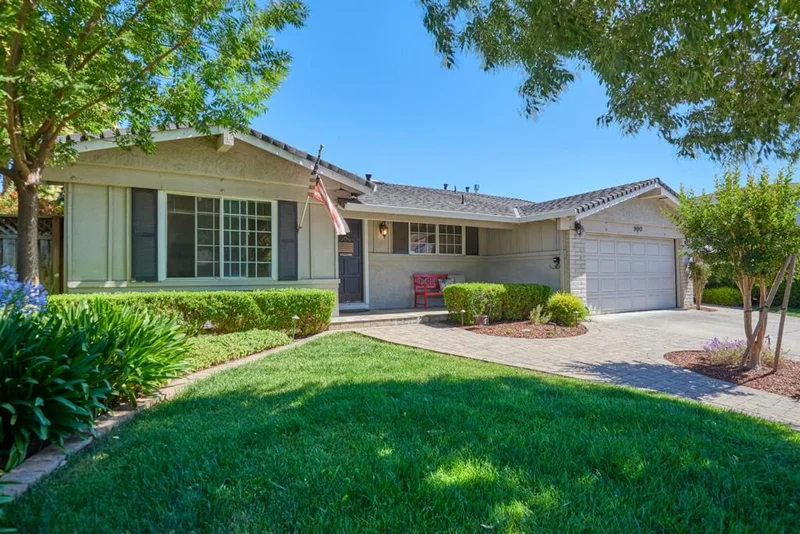 900 Plymouth, Gilroy, CA 95020