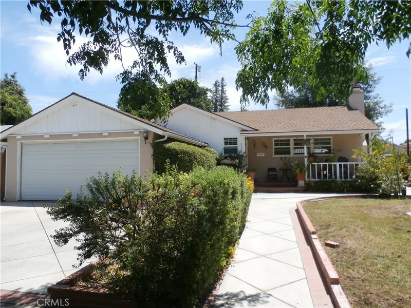 7724 Independence, Canoga Park, CA 91304