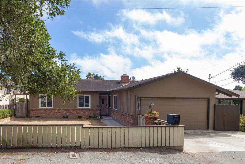 903 Maple, Pacific Grove, CA 93950