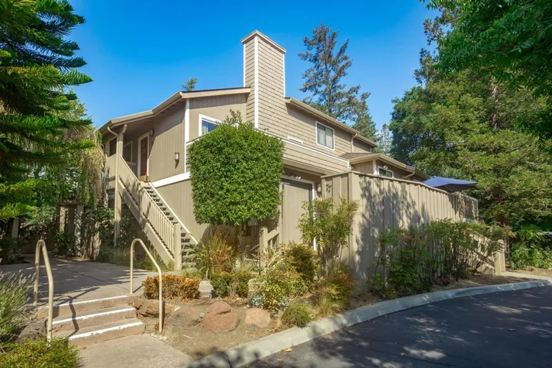 77 Roberts, Los Gatos, CA 95032
