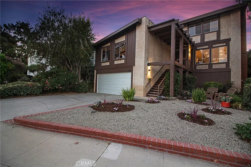 1889 Parkview, Costa Mesa, CA 92627