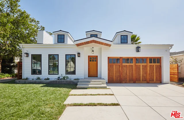 8500 Naylor, Los Angeles, CA 90045