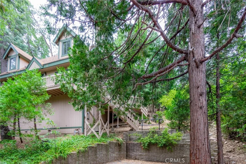 117 A, Lake Arrowhead, CA 92352