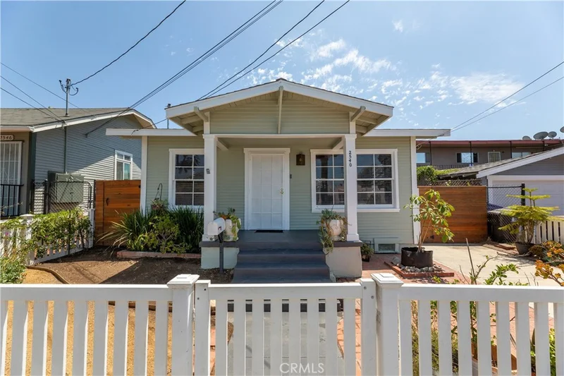 2540 Pasadena, Long Beach, CA 90806