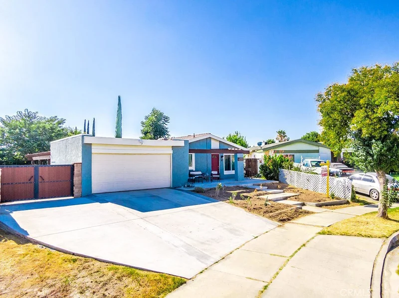 1869 Grand, Colton, CA 92324