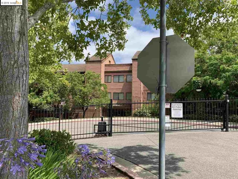 25676 University Ct #104, Hayward, CA 94542