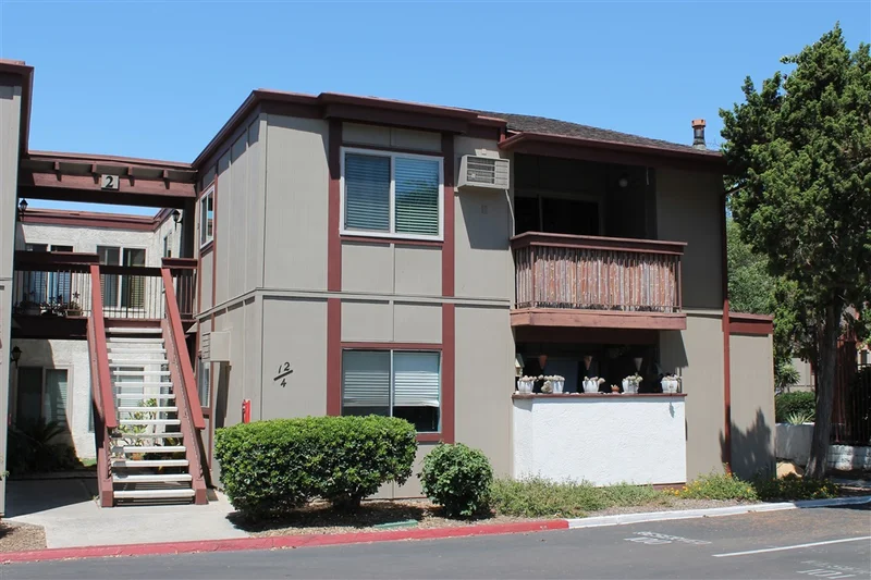 5483 Adobe Falls Rd. 12, San Diego, CA 92120