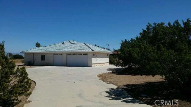 8615 Bellflower, Oak Hills, CA 92344
