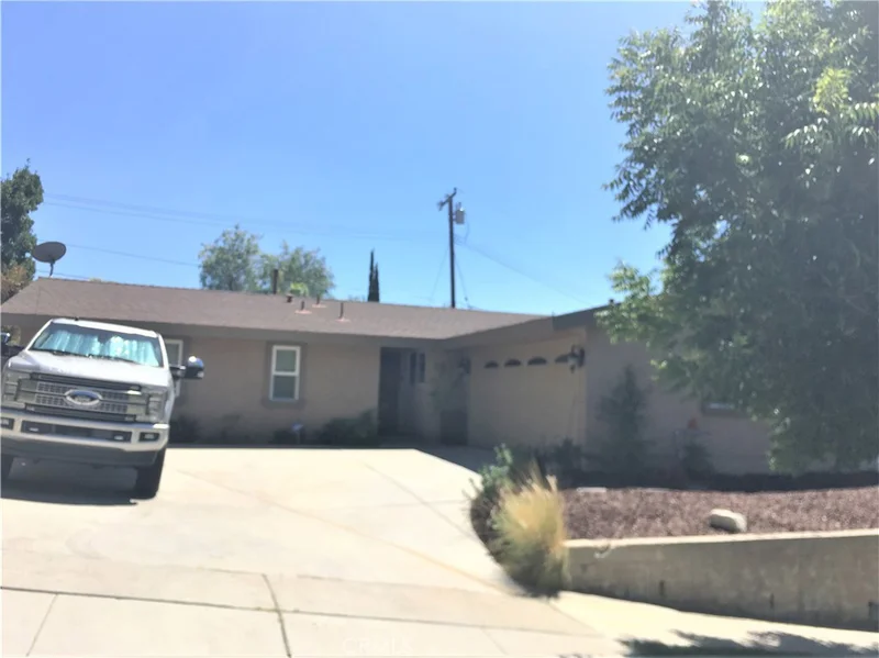 18640 Bainbury, Canyon Country, CA 91351