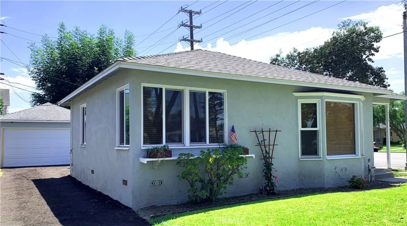 4338 Adenmoor, Lakewood, CA 90713
