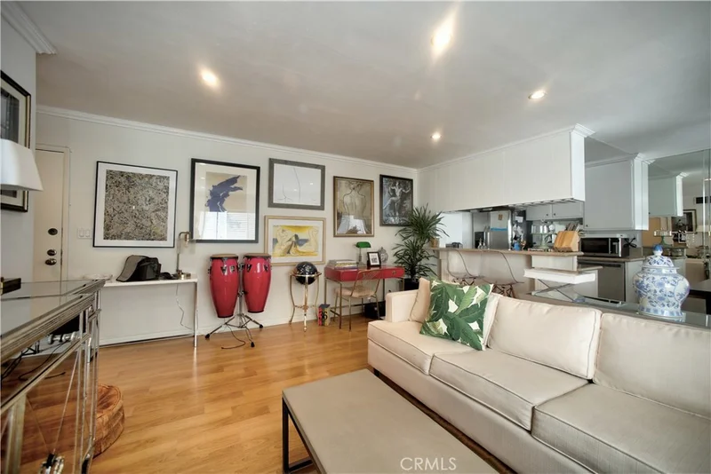 11639 Chenault #501, Los Angeles, CA 90049