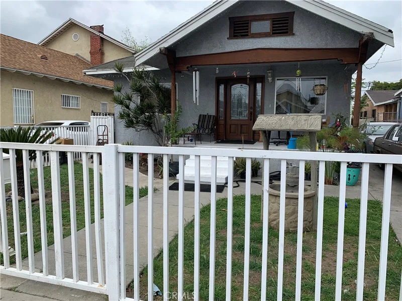 125 61st, Los Angeles, CA 90003