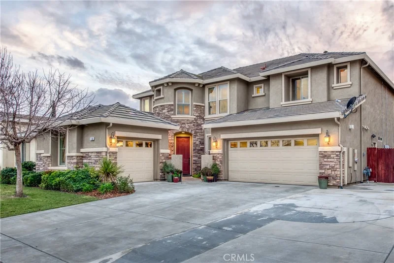 1168 Whittier, Clovis, CA 93611
