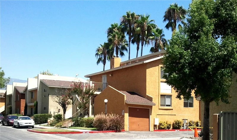 1025 Tippecanoe #209, San Bernardino, CA 92410
