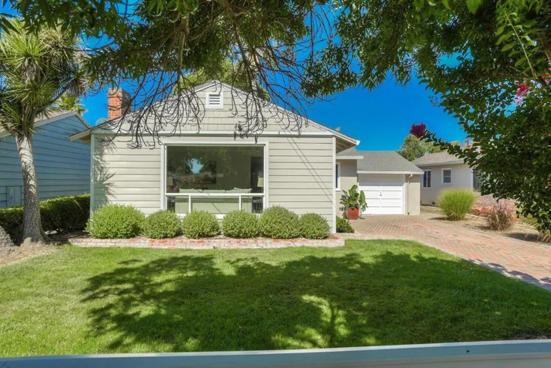 1129 17th, Redwood City, CA 94063