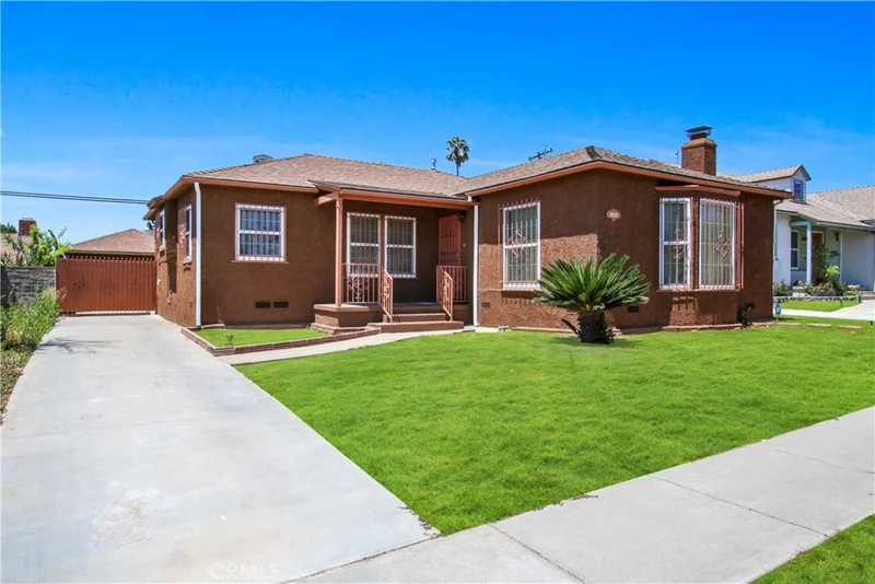 10233 Van Ness, Inglewood, CA 90303