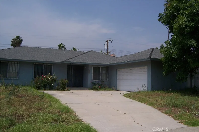 27028 Stratford, Highland, CA 92346