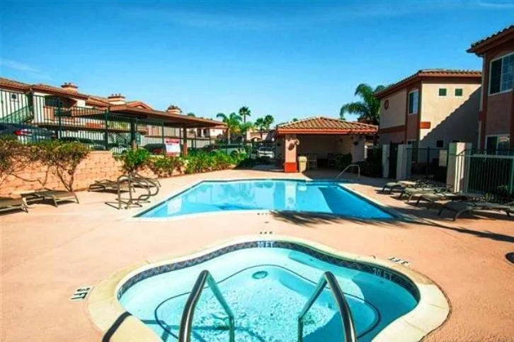 2708 Lake Pointe Dr #111, Spring Valley, CA 91977