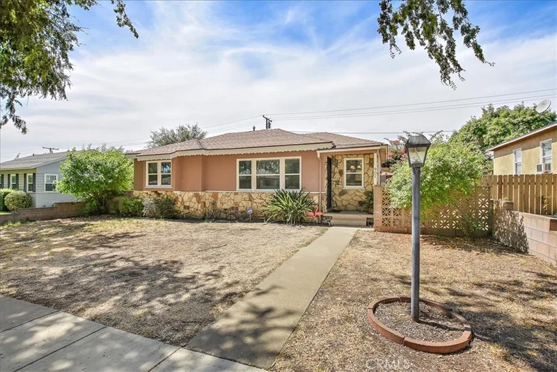 901 9th, Upland, CA 91786