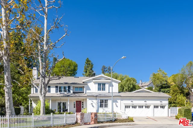 4567 Totana, Tarzana, CA 91356