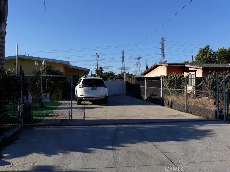 18448 10th, Bloomington, CA 92316