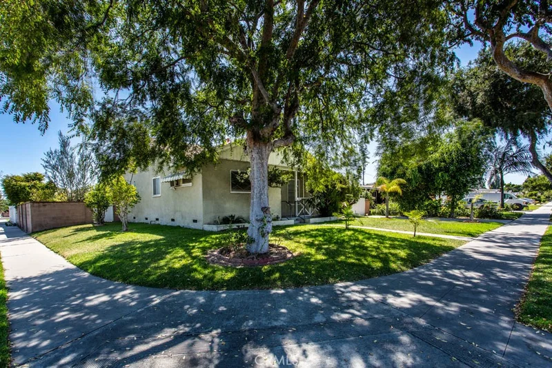 1900 W Orangethorpe Avenue, Fullerton, CA 92833