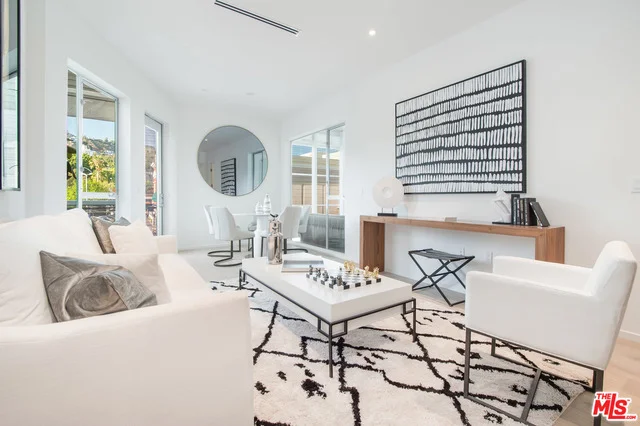 1030 Kings #106, West Hollywood, CA 90069