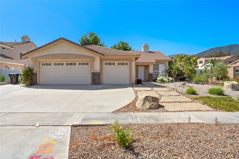 850 Donatello, Corona, CA 92882
