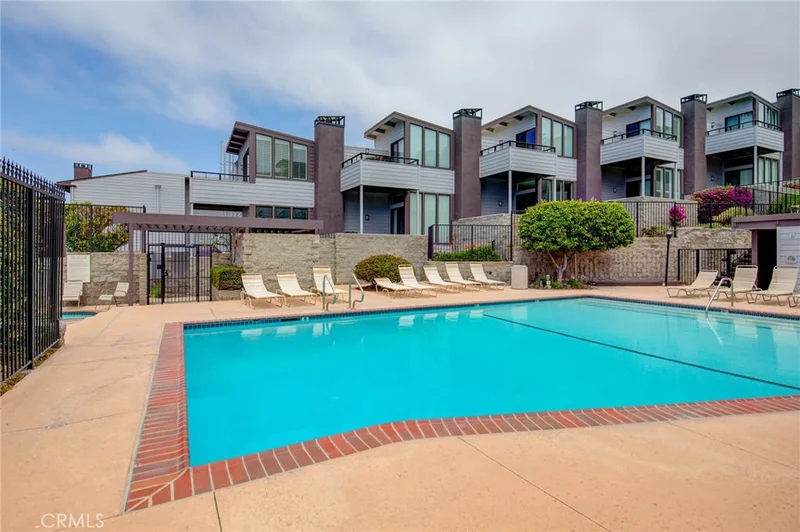 125 Calle Mayor #25, Redondo Beach, CA 90277