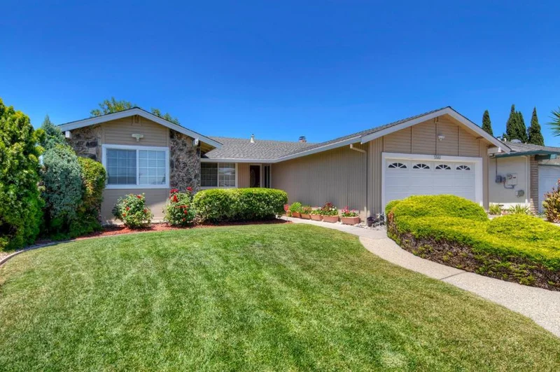 5561 Shadowcrest, San Jose, CA 95123